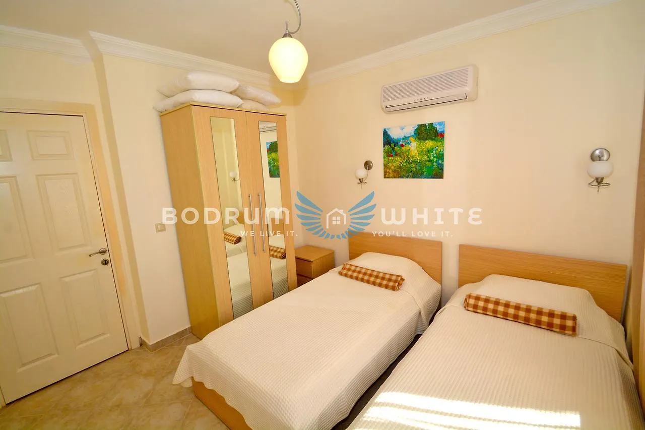 Bodrum FCC 2 Bedroom Lakeview Garden Holiday Apartment A70 Tatil Evi